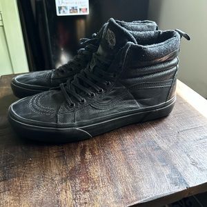 Men’s Vans MTE all black